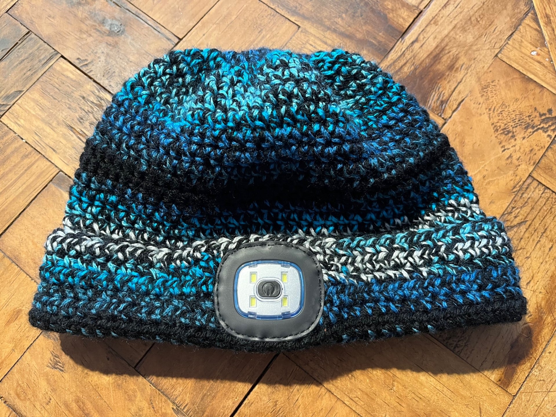 LED flashlight beanie